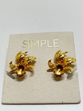 Simple, Joyas A. Mano, 24K Gold Plate Orchid Earrings, Studs, NOC